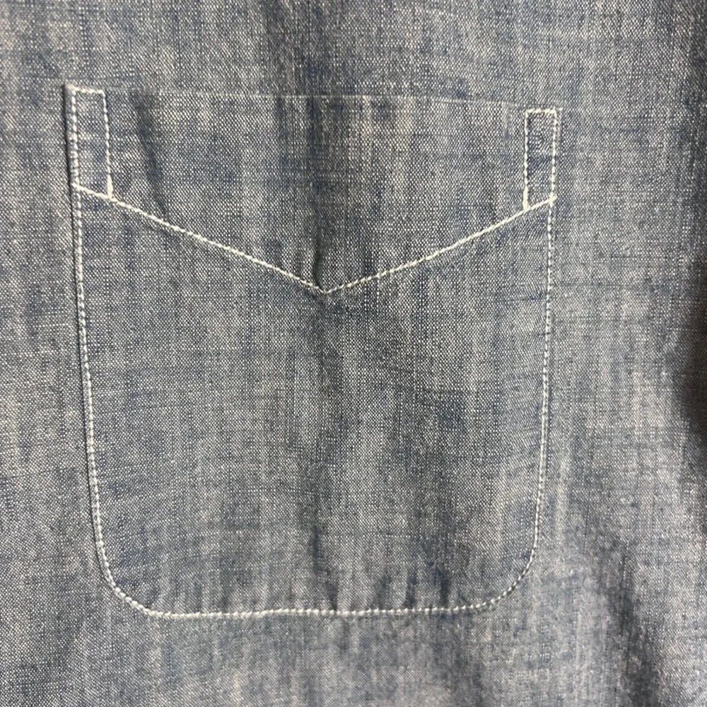 J Crew Slim Fit Chambray Button Down Shirt, Mens‎ Size XL
